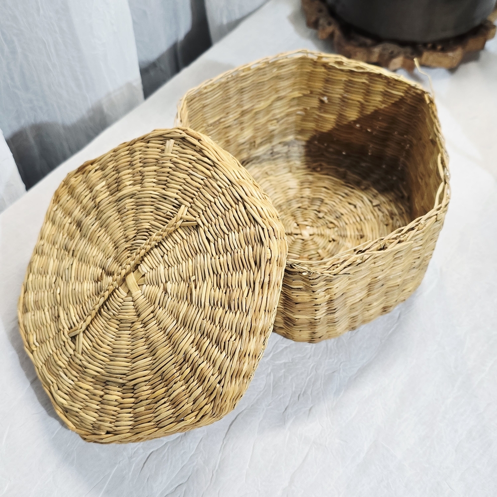 Woven Straw Basket with Lid